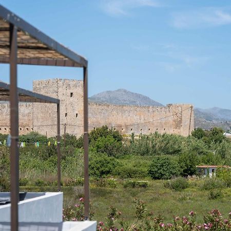 Milos Studios & Beach House فراكوكاستيلو المظهر الخارجي الصورة